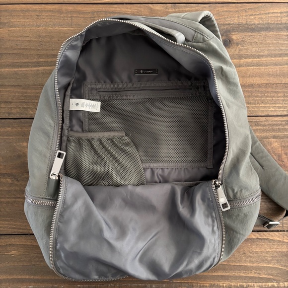 lululemon City Adventurer Backpack - Picture 5 of 5